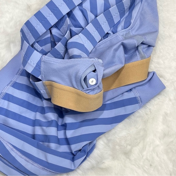 Lululemon Core Kicker Tank in Apex Stripe Lavender Dusk Built in Bra Sz 8 Yoga - Picture 9 of 9